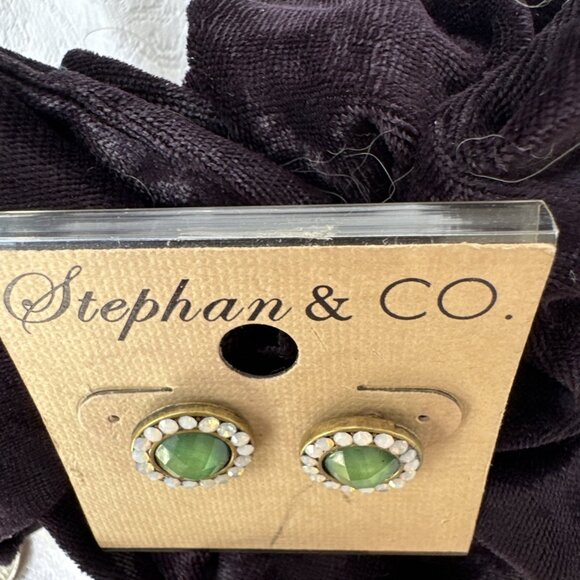 Stephan & Co Huggie Post Emerald Green CZ Goldtone Stud Earrings NEW - Picture 3 of 11